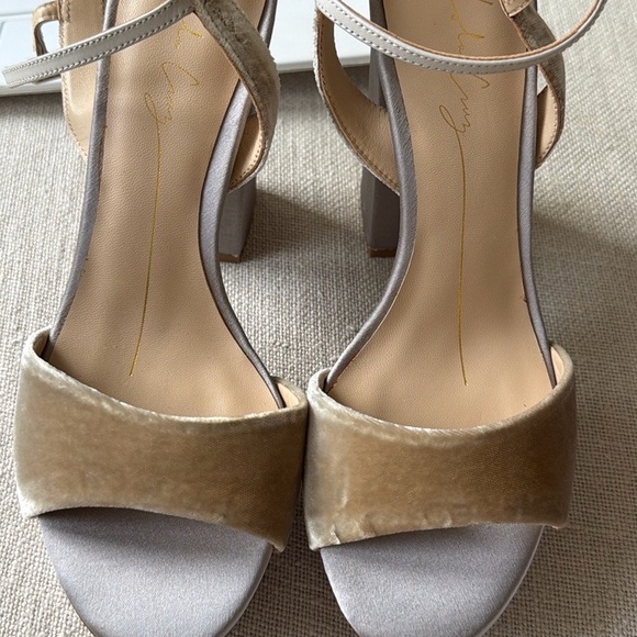 Anthropologie  Brand New Lola Cruz Velvel and Satin Platforms Sandals 7 sexy! ♥️ - Picture 11 of 11